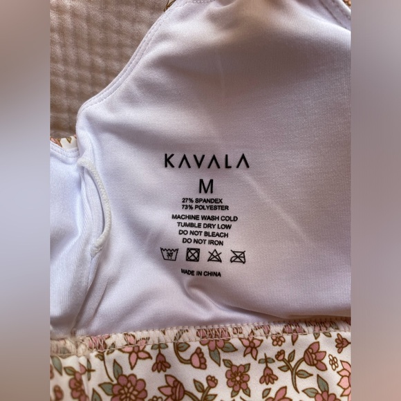 KAVALA cream boho sesh crop - Picture 6 of 7